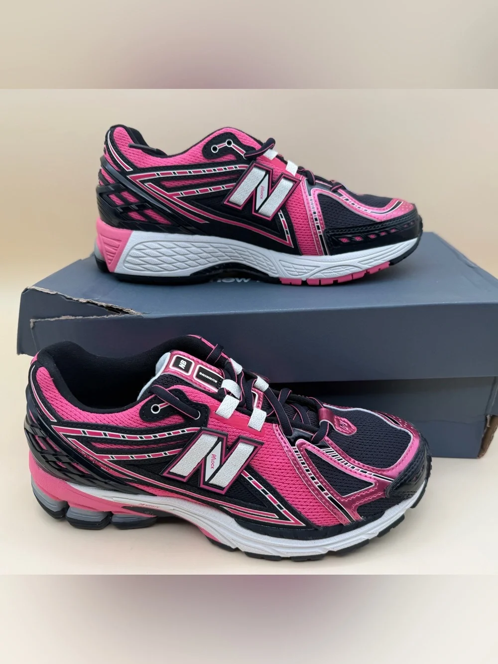 New Balance 1906R Desert Heat Black Pink Size 7.5 women’s New damaged box